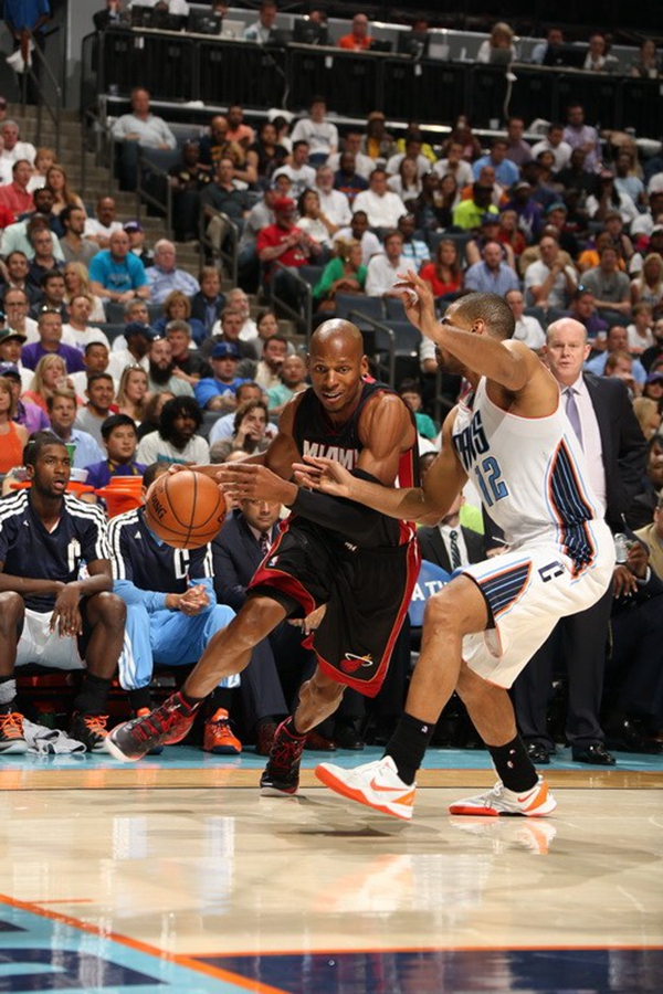 鼓舞她们投 鼓舞她们投